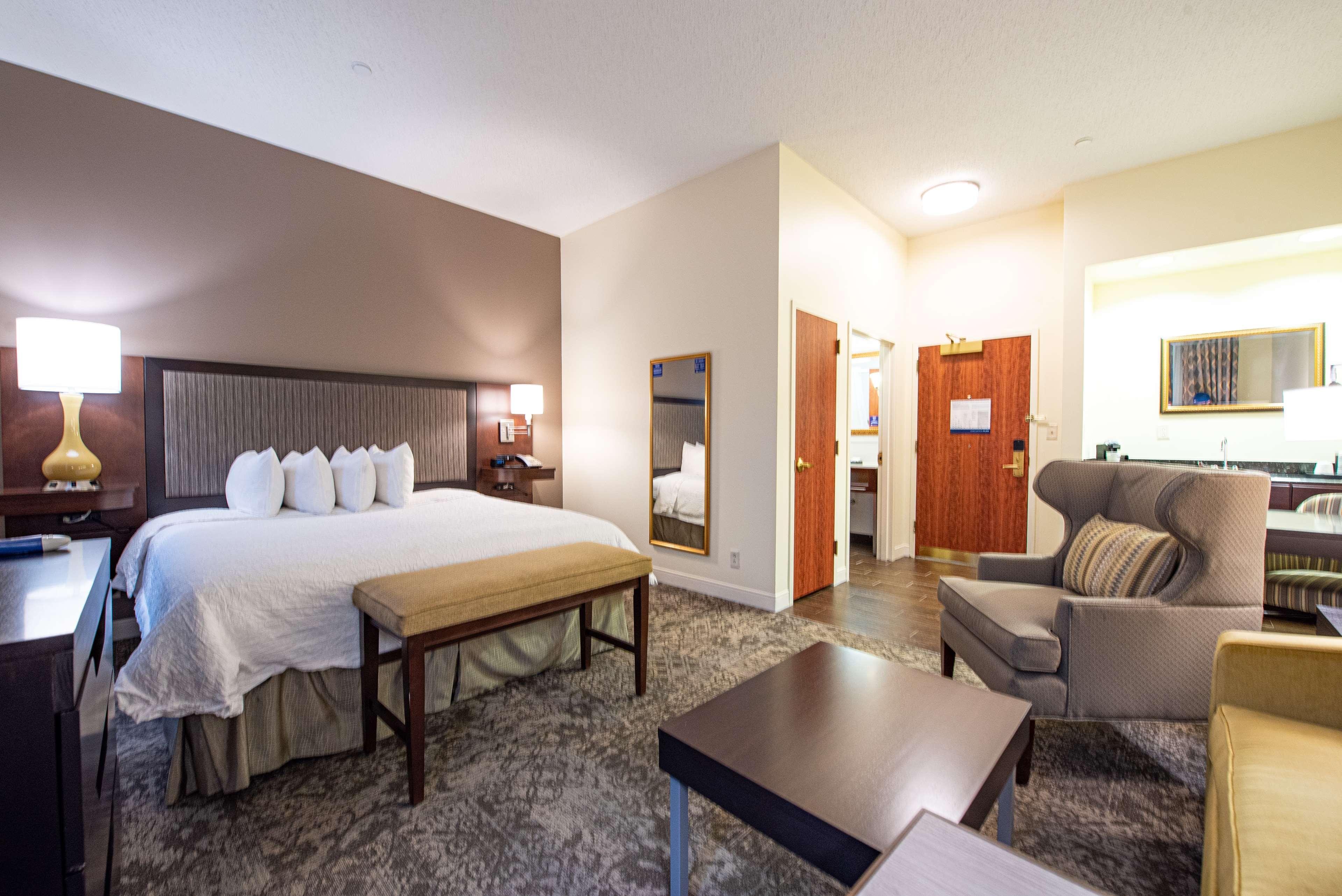 Hampton Inn&Suites By Hilton - Rockville Centre Extérieur photo