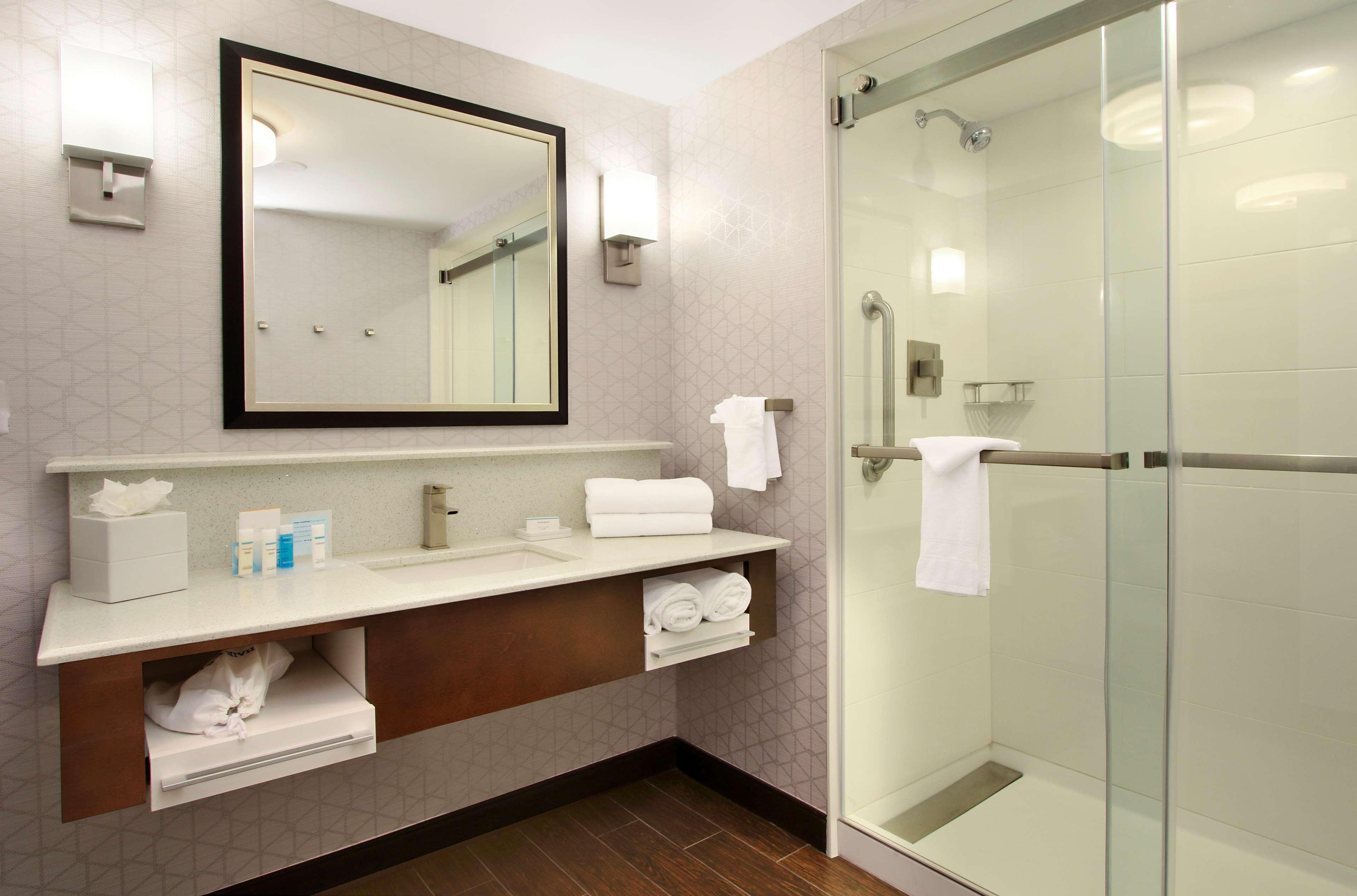 Hampton Inn&Suites By Hilton - Rockville Centre Extérieur photo