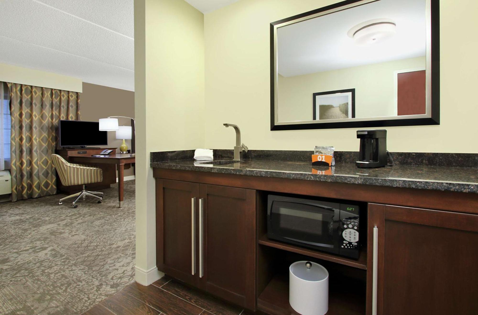 Hampton Inn&Suites By Hilton - Rockville Centre Extérieur photo