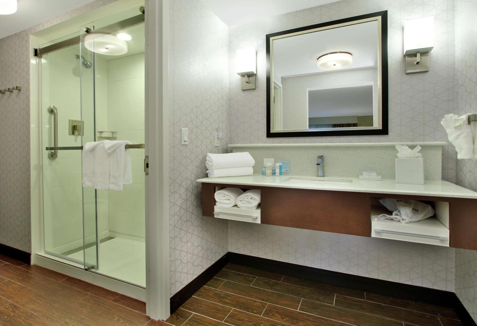 Hampton Inn&Suites By Hilton - Rockville Centre Extérieur photo